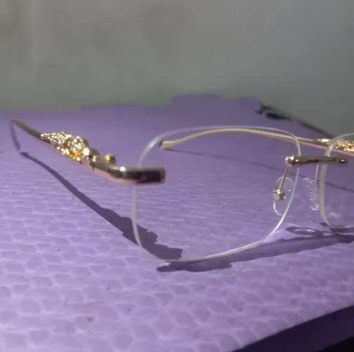 Óculos Lente Transparente com armação de ouro