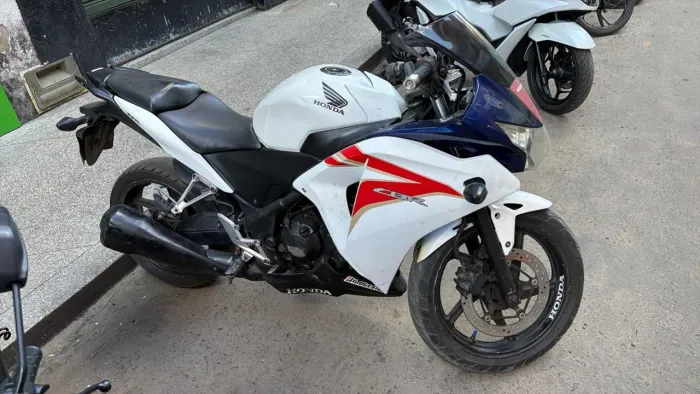 Cbr 250 r.  oportunidade!!