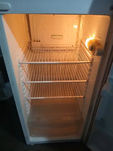 Vende geladeira cônsul 360 litros semi nova gelo seco entregamos em Aparecida