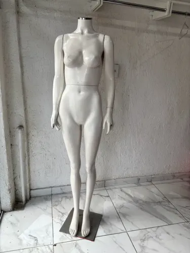 Manequim feminino
