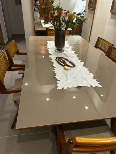 Mesa de jantar de 2,20/1,10 com 8 cadeiras