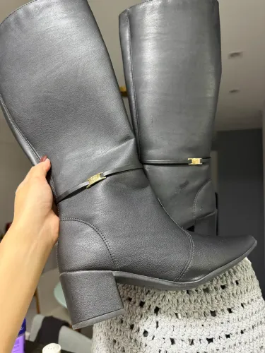 Bota gigil TAM: 37 usada duas vezes