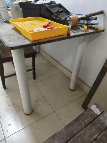 Mesa de jantar tampo de granito 160x80cm