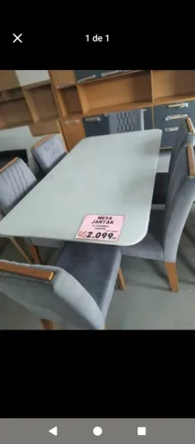 Mesa de jantar com seis cadeiras