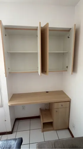 Armário de escritório e bancada