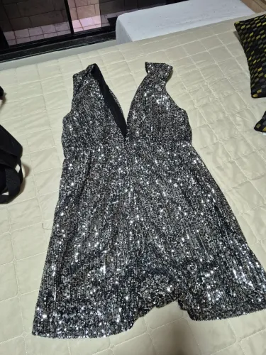 Vendo macacão de paetes