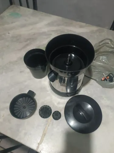 Espremedor de frutas e liquidificador