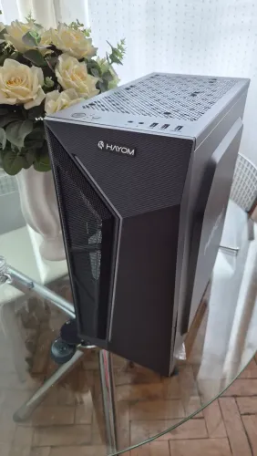gabinete de computador (PC case)