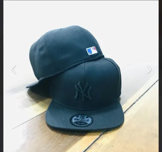 Boné preto New Era