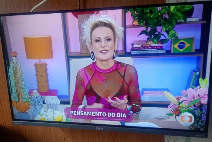 Tv Smartv 32PL Philco Roku nova e com nota fiscal