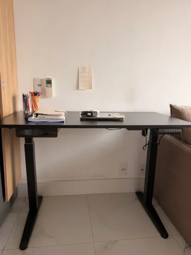 mesa elétrica ergonômica Tok&Stok