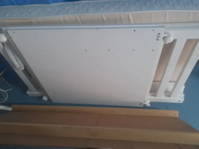 Berço branco e colchão novos