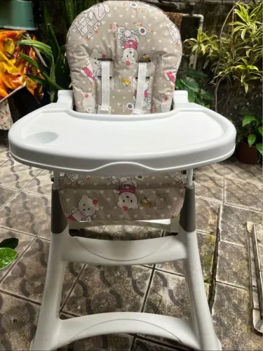 Cadeirinha de alimentação