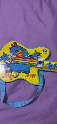 Guitarra da galinha pintadinha