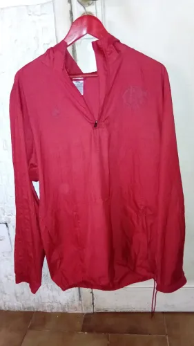 Capa de chuva com capuz do Flamengo 