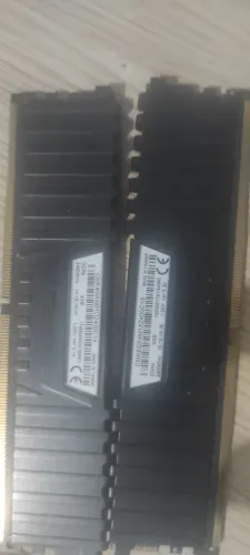 Memórias RAM Corsair DDR4