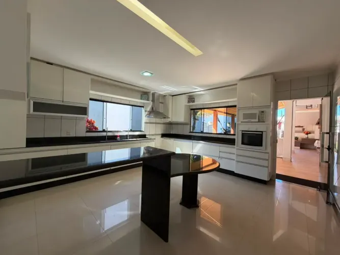 [ Oportunidade Jockey Club | Casa Principal + Casa de Apoio Completa ;