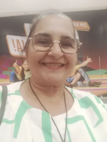 Cuidadora de pessoas idosos em hospital e particular home care e final de semana.
