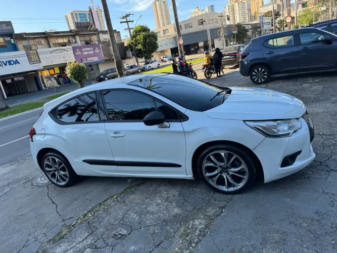 Citroen DS4 1.6 Turbo 16V 5P Aut. 2014