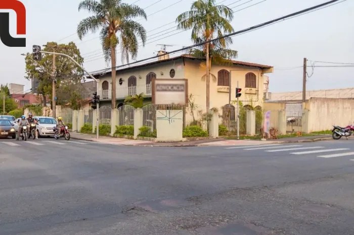 Casa para alugar por R$ 4.000/mês - Boqueirão - Curitiba/PR