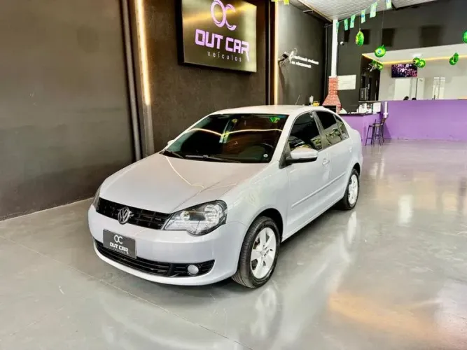 Volkswagen Polo Sedan 1.6 MI 101cv 8V 4P 2014