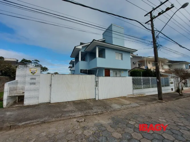 Excelente Casa 3 dormitório(s) em Santa Mônica - Florianópolis