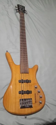 Warwick 5 cordas, modelo corvete, baixo praticamente novo revisado.