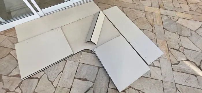 Mesa de escritório em L