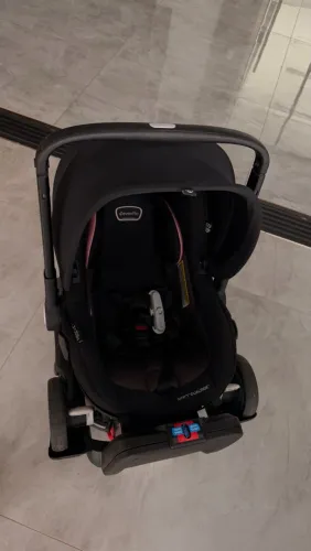 Cadeirinha e carrinho de bebê 2 em 1