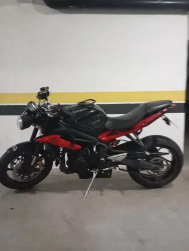 Triumph Street Triple 675 R ( aceito troca )