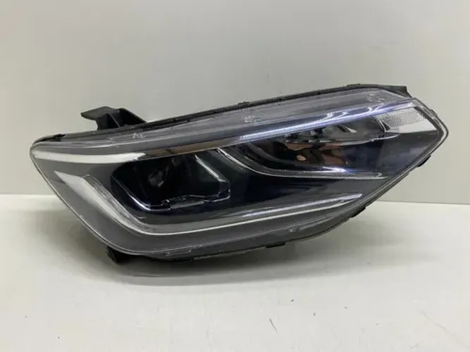 Farol Chevrolet Tracker 2020 2021 2022 Direito Com Led