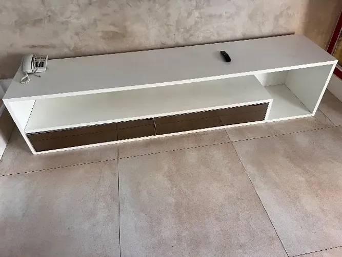 Rack de design para sala de estar