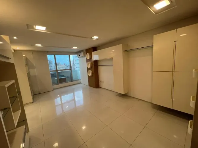 Sala no Pátio Dom Luís, 31m2, planejada, lavabo.