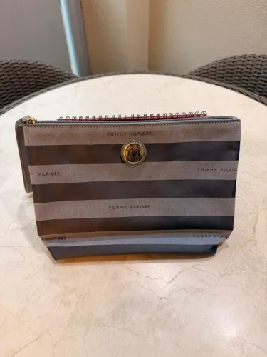 Nécessaire / Bolsa de Mão Tommy Hilfiger Cinza