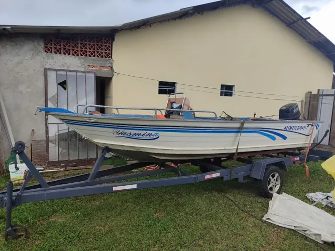 Lancha de Alumínio com carreta RS. 23.000