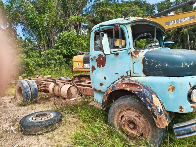 caminhão Mercedes 1113