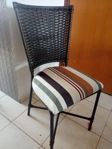 Cadeira para organizar ambientes decorados 
