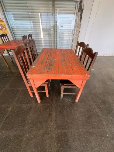 Vendo Conjunto Mesa de Madeira + 4 Cadeiras - 30 Unidades Disponíveis