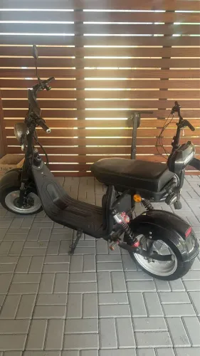 Scooter elétrica (  semi nova ) 