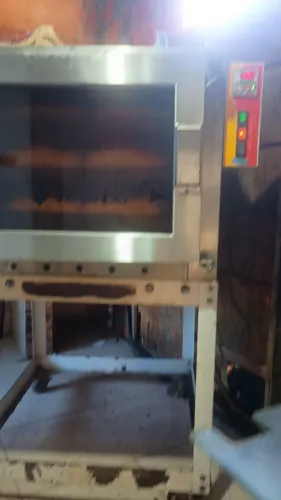 Vendo masseira espiral de 15kg e forno turbo 5 esteira por 3,200 ligar *