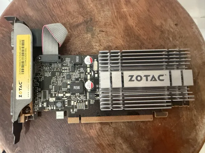 Placa de vídeo GeForce 8400GS de 512MB DDR2