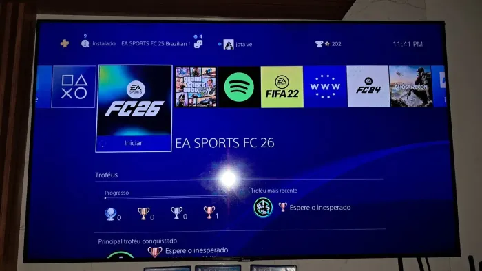 Troco ps4,controle acabado de comprar. Troco em iphone 
