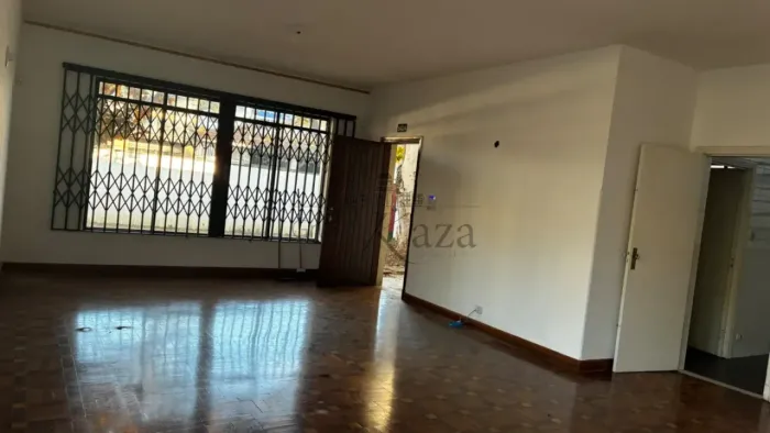 Casa Comercial com Edícula - Centro - 3 Dormitórios - 500m²