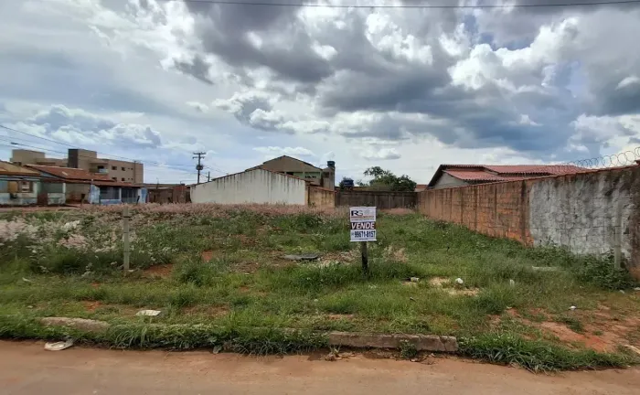Imóvel para venda possui 390 metros quadrados em Formosinha - Formosa - GO