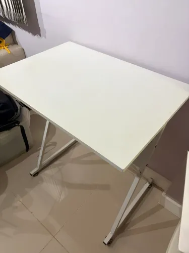 Escrivaninha (Mesa)