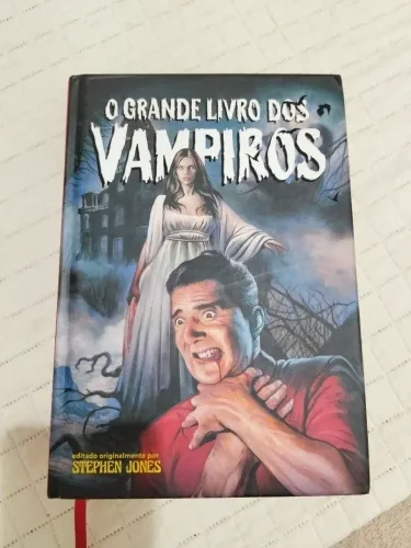 Livro "O Grande Livro dos Vampiros" | Pipoca & Nanquim