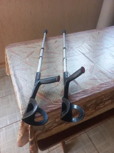 Muletas canadense doação 