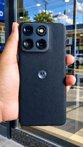 Motorola Edge 70 Fusion 144hz, 256Gb + 8gb ram, completo na caixa original.