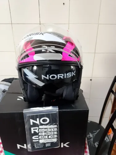 VENDO CAPACETE NORISK DOWNTOWN II - COR PROVENZA PRETO/ROSA/AZUL ?