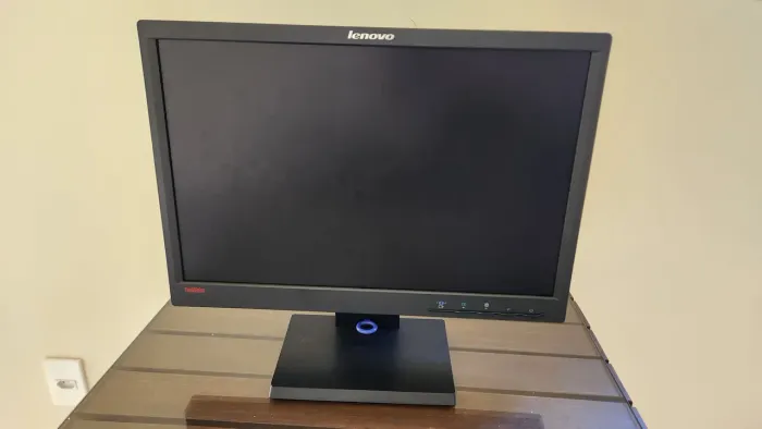Monitor Lenovo 19" - Ler descrição